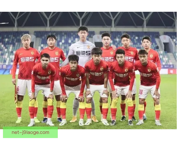 广州队全华班青年军崛起中甲赛场青春风暴席卷最终荣获第三名荣耀